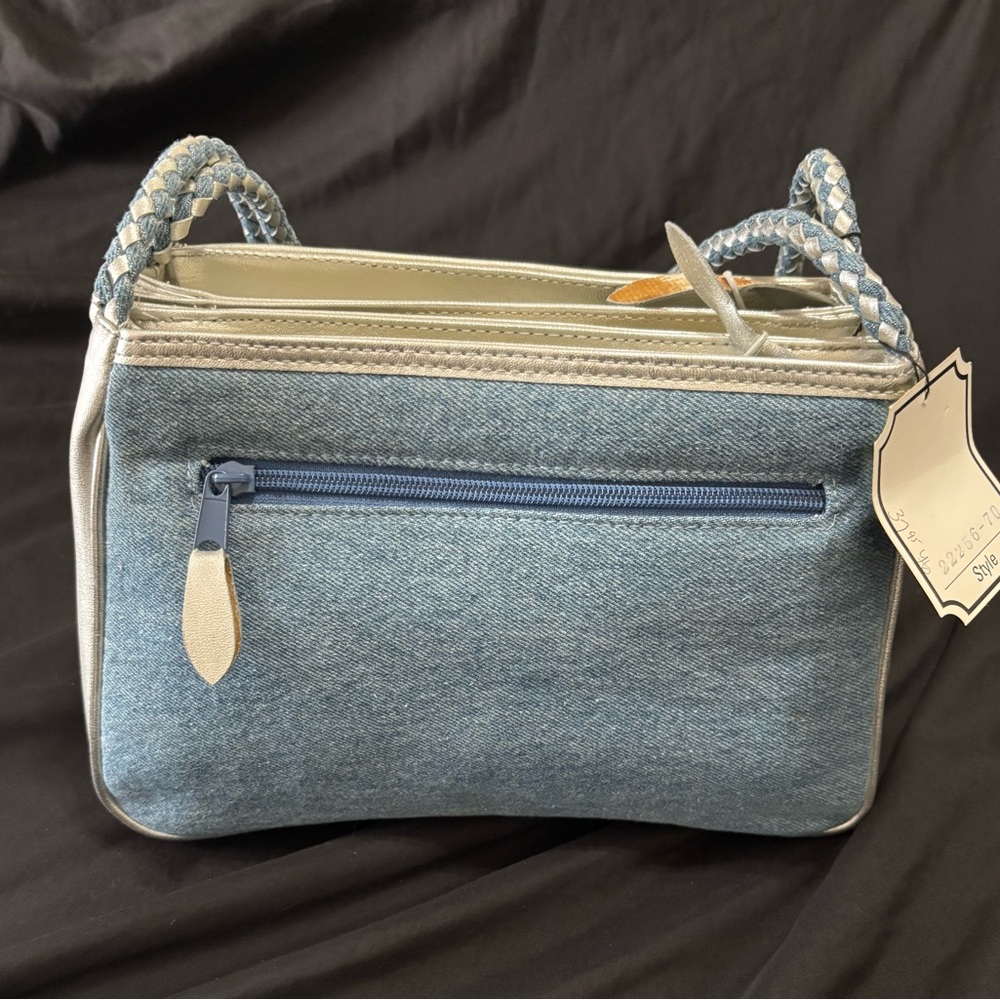 Warren Reed Stylish Blue and White Woven Handbag - Picture 4 of 6